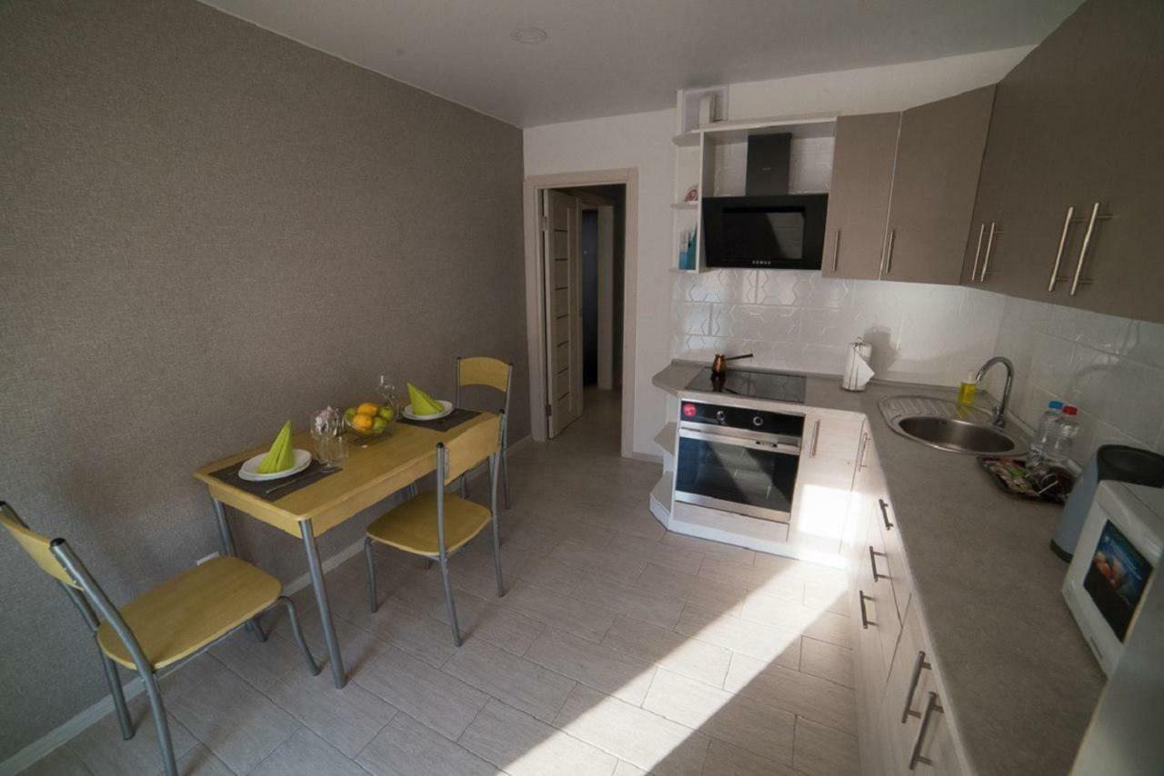 Paulmarie Apartments On Kozlova Salihorsk Exterior photo